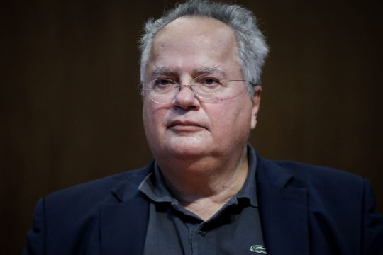 Καρφιά Κοτζιά σε στελέχη που παραμένουν σε ΣΥΡΙΖΑ και ΝεΑρ, ενώ θέλουν να πάνε στον Τσίπρα